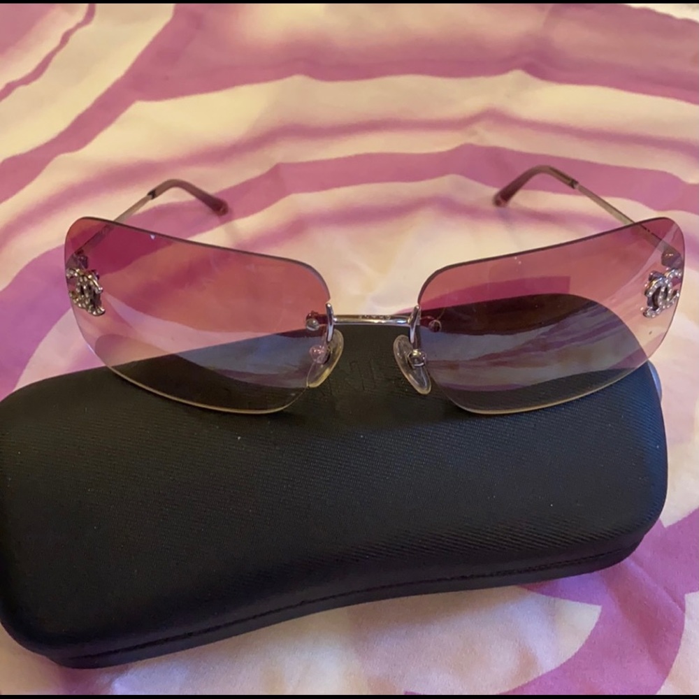 RARE AUTHENTIC VINTAGE CHANEL Y2K CRYSTAL CC RIMLESS SUNGLASSES ⭐️⭐️⭐️⭐️⭐️ - Picture 13 of 16